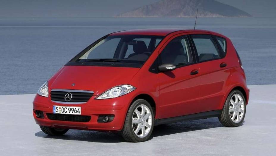 10º - Mercedes-Benz Classe A (1ª geração) - US$ 1.962 por unidade | <a href="https://preprod.quatrorodas.abril.com.br/noticias/mercado/estudo-vw-tem-prejuizo-us-6-27-milhoes-cada-bugatti-veyron-755638.shtml" rel="migration">Leia mais</a>