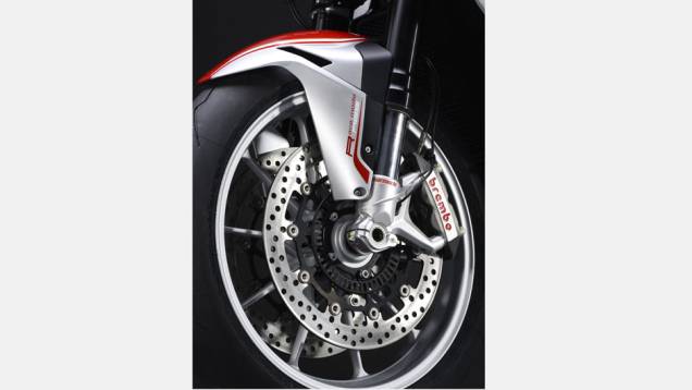Velocidade máxima divulgada de 265 km/h | <a href="https://preprod.quatrorodas.abril.com.br/moto/noticias/mv-agusta-confirma-cinco-lancamentos-brasil-756002.shtml" rel="migration">Leia mais</a> Velocidade máxima divulgada de 265 km/h | <a href="https://preprod.quatrorodas.abril.com.br/moto/noticias/mv-agusta-confirma-cinco-lancamentos-brasil-756002.shtml" rel="migration">Leia mais</a>