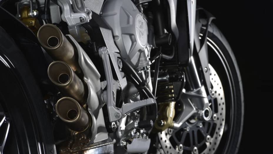 A nova Brutale 800 pesa apenas 167 kg | <a href="https://preprod.quatrorodas.abril.com.br/moto/noticias/mv-agusta-brutale-800-2014-chega-r-47-000-784936.shtml" rel="migration">Leia mais</a> A nova Brutale 800 pesa apenas 167 kg | <a href="https://preprod.quatrorodas.abril.com.br/moto/noticias/mv-agusta-brutale-800-2014-chega-r-47-000-784936.shtml" rel="migration">Leia mais</a>