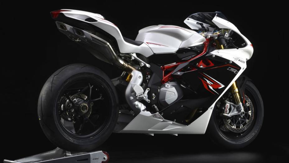 Motor de 998 cm³ Corsa Corta (curso curto) de quatro cilindros | <a href="https://preprod.quatrorodas.abril.com.br/moto/noticias/mv-agusta-confirma-cinco-lancamentos-brasil-756002.shtml" rel="migration">Leia mais</a>