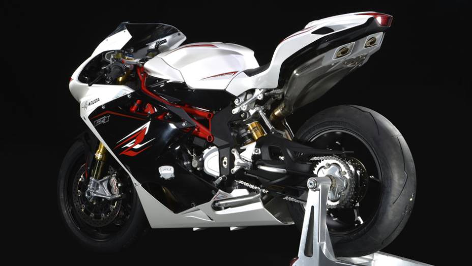 Potência máxima de 201 cv a 13.600 rpm | <a href="https://preprod.quatrorodas.abril.com.br/moto/noticias/mv-agusta-confirma-cinco-lancamentos-brasil-756002.shtml" rel="migration">Leia mais</a>