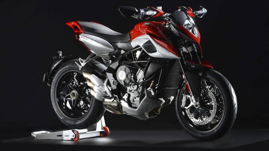 Rivale 800 2014 | <a href="https://preprod.quatrorodas.abril.com.br/moto/noticias/mv-agusta-confirma-cinco-lancamentos-brasil-756002.shtml" rel="migration">Leia mais</a>