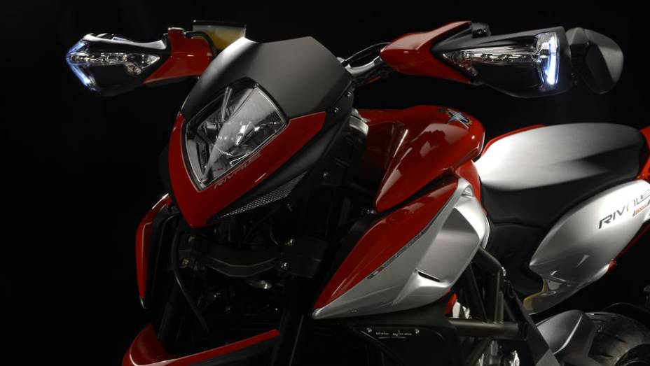 Design bastante arrojado | <a href="https://preprod.quatrorodas.abril.com.br/moto/noticias/mv-agusta-confirma-cinco-lancamentos-brasil-756002.shtml" rel="migration">Leia mais</a>