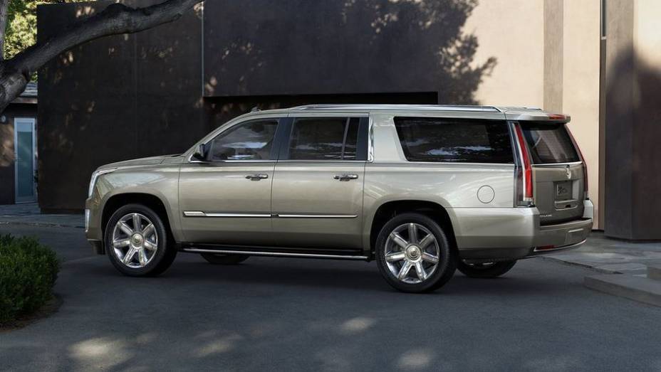 O carro impressiona pela riqueza de detalhes, bem como recursos tecnol&oacute;gicos, que foram incorporados ao modelo 2015 | <a href="https://preprod.quatrorodas.abril.com.br/noticias/fabricantes/cadillac-apresenta-nova-geracao-escalade-756397.shtml" rel="migration">Leia mais</a>
