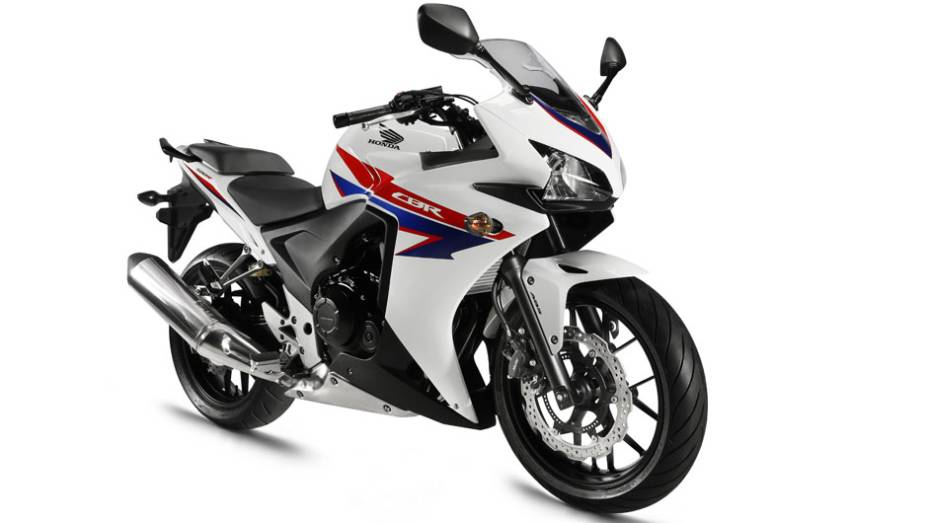 CBR 500R, uma superesportiva de entrada | <a href="https://preprod.quatrorodas.abril.com.br/moto/noticias/honda-investe-modelos-500cc-756399.shtml" rel="migration">Leia mais</a>