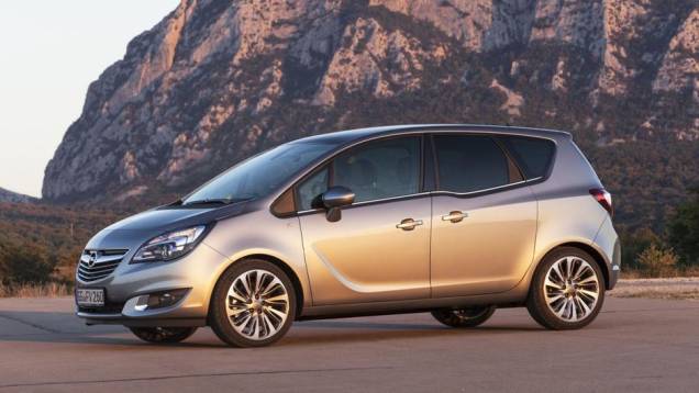 A minivan passou por modificações externas, que incluem nova grade frontal, faróis atualizados, adição de detalhes cromados ao redor das luzes de neblina... | <a href="https://preprod.quatrorodas.abril.com.br/noticias/fabricantes/opel-revela-facelift-meriva-756548" rel="migration"></a> A minivan passou por modificações externas, que incluem nova grade frontal, faróis atualizados, adição de detalhes cromados ao redor das luzes de neblina... | <a href="https://preprod.quatrorodas.abril.com.br/noticias/fabricantes/opel-revela-facelift-meriva-756548" rel="migration"></a>