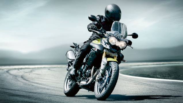 Motocicleta tamb;em conta com freios ABS de série | <a href="https://preprod.quatrorodas.abril.com.br/moto/noticias/triumph-revela-lancamentos-salao-duas-rodas-756393.shtml" rel="migration">Leia mais</a> Motocicleta tamb;em conta com freios ABS de série | <a href="https://preprod.quatrorodas.abril.com.br/moto/noticias/triumph-revela-lancamentos-salao-duas-rodas-756393.shtml" rel="migration">Leia mais</a>