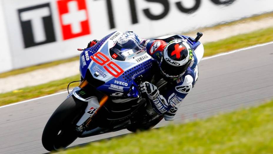 Jorge Lorenzo (Yamaha Factory Racing) cravou a pole da etapa da Austr&aacute;lia, no circuito de Phillip Island | <a href="https://preprod.quatrorodas.abril.com.br/moto/noticias/motogp-lorenzo-pole-australia-757585.shtml" rel="migration">Leia mais</a>