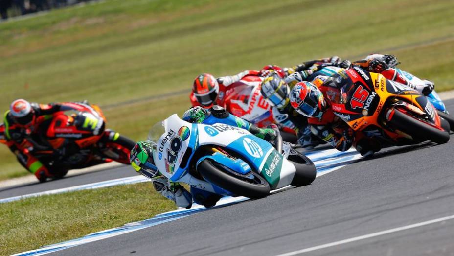 Na Moto2, a vitória ficou com Pol Espargaró | <a href="https://preprod.quatrorodas.abril.com.br/moto/noticias/motogp-lorenzo-vence-embola-campeonato-757595.shtml" rel="migration">Leia mais</a>