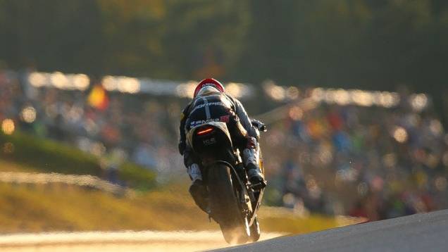 Na Moto2, o mais rápido do dia foi o finlandês Mika Kallio | <a href="https://preprod.quatrorodas.abril.com.br/moto/noticias/motogp-lorenzo-voa-pole-japao-758277.shtml" rel="migration">Leia mais</a> Na Moto2, o mais rápido do dia foi o finlandês Mika Kallio | <a href="https://preprod.quatrorodas.abril.com.br/moto/noticias/motogp-lorenzo-voa-pole-japao-758277.shtml" rel="migration">Leia mais</a>