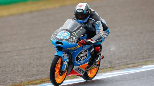 Por fim, a Moto3 vivenciou mais uma sessão de domínio dos espanhóis, com Álex Rins na pole | <a href="https://preprod.quatrorodas.abril.com.br/moto/noticias/motogp-lorenzo-voa-pole-japao-758277.shtml" rel="migration">Leia mais</a> Por fim, a Moto3 vivenciou mais uma sessão de domínio dos espanhóis, com Álex Rins na pole | <a href="https://preprod.quatrorodas.abril.com.br/moto/noticias/motogp-lorenzo-voa-pole-japao-758277.shtml" rel="migration">Leia mais</a>