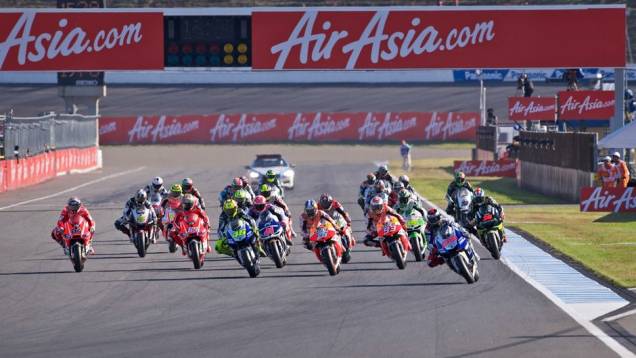 E a definição do título de 2013 da MotoGP ficou para a última prova | <a href="https://preprod.quatrorodas.abril.com.br/moto/noticias/motogp-definicao-titulo-fica-ultima-prova-758422.shtml" rel="migration">Leia mais</a> E a definição do título de 2013 da MotoGP ficou para a última prova | <a href="https://preprod.quatrorodas.abril.com.br/moto/noticias/motogp-definicao-titulo-fica-ultima-prova-758422.shtml" rel="migration">Leia mais</a>