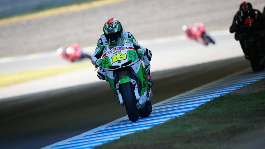 Álvaro Bautista ficou em quarto | <a href="https://preprod.quatrorodas.abril.com.br/moto/noticias/motogp-definicao-titulo-fica-ultima-prova-758422.shtml" rel="migration">Leia mais</a>