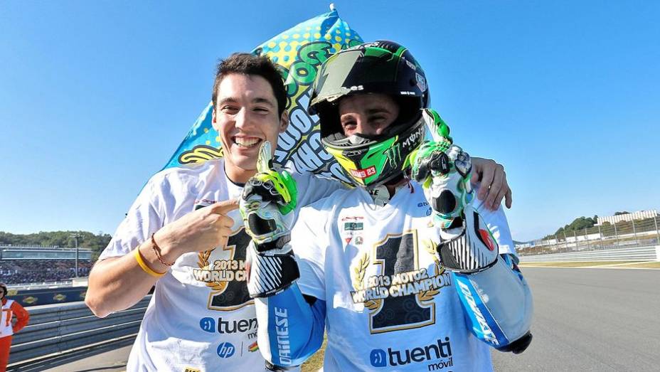 O espanhol venceu em Motegi e contou com o abandono do rival direto na temporada, Scott Redding, para faturar o título antecipado | <a href="https://preprod.quatrorodas.abril.com.br/moto/noticias/motogp-definicao-titulo-fica-ultima-prova-758422.shtml" rel="migration">Leia mais</a>