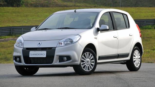 Renault Sandero | <a href="https://preprod.quatrorodas.abril.com.br/reportagens/servicos/carros-dao-mais-trabalho-mecanicos-758572.shtml" rel="migration">Saiba o porquê</a> | <a href="https://preprod.quatrorodas.abril.com.br/reportagens/servicos//montadoras-se-defendem-criticas-mecanicos-" rel="migration"></a> Renault Sandero | <a href="https://preprod.quatrorodas.abril.com.br/reportagens/servicos/carros-dao-mais-trabalho-mecanicos-758572.shtml" rel="migration">Saiba o porquê</a> | <a href="https://preprod.quatrorodas.abril.com.br/reportagens/servicos//montadoras-se-defendem-criticas-mecanicos-" rel="migration"></a>