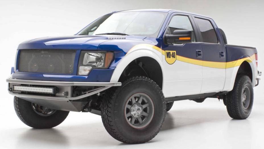 Ford F-150 modificada por Chip Foose e WD-40 | <a href="https://preprod.quatrorodas.abril.com.br/noticias/fabricantes/chip-foose-revela-ford-f-150-modificada-sema-show-759304.shtml" rel="migration">Leia mais</a> | <a href="https://preprod.quatrorodas.abril.com.br/galerias/especiais/sema-s" rel="migration"></a>