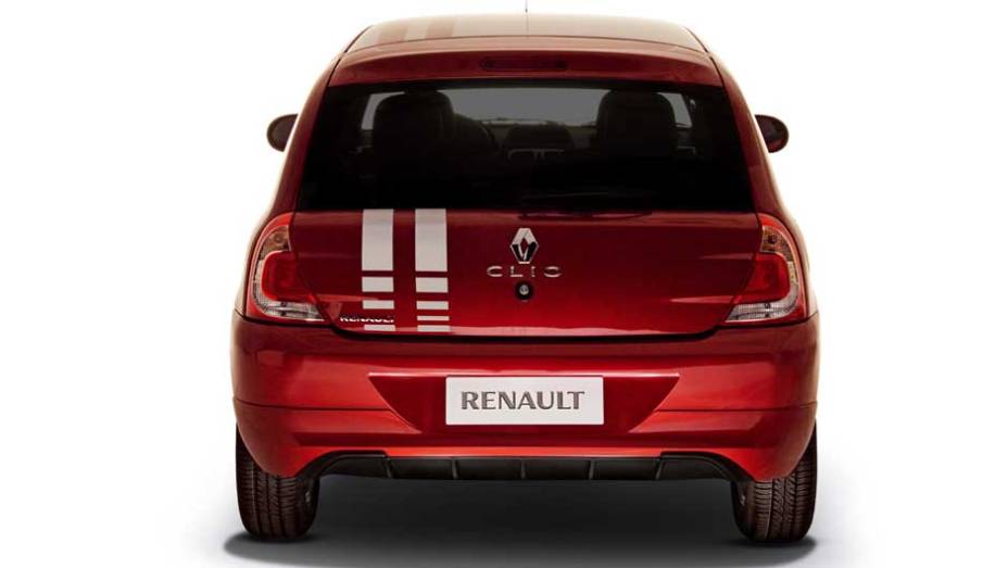 Personalização externa virou tendência até entre os carros mais baratos, como Nissan March e Fiat Uno | <a href="https://preprod.quatrorodas.abril.com.br/carros/lancamentos/renault-clio-2013-717925.shtml" rel="migration">Leia mais</a>