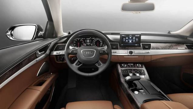 A proposta da edição é trazer um acabamento ainda mais refinado do que o A8 L convencional | <a href="https://preprod.quatrorodas.abril.com.br/noticias/fabricantes/audi-produzira-a8-exclusive-760263.shtml" rel="migration">Leia mais</a> A proposta da edição é trazer um acabamento ainda mais refinado do que o A8 L convencional | <a href="https://preprod.quatrorodas.abril.com.br/noticias/fabricantes/audi-produzira-a8-exclusive-760263.shtml" rel="migration">Leia mais</a>