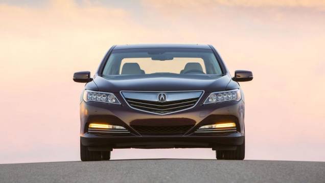 O motor a combustão é o 3.5 V6, que trabalha em conjunto com dois motores elétricos traseiros | <a href="https://preprod.quatrorodas.abril.com.br/noticias/saloes/los-angeles-2013/acura-mostra-rlx-sport-hybrid-760632.shtml" rel="migration">Leia mais</a> O motor a combustão é o 3.5 V6, que trabalha em conjunto com dois motores elétricos traseiros | <a href="https://preprod.quatrorodas.abril.com.br/noticias/saloes/los-angeles-2013/acura-mostra-rlx-sport-hybrid-760632.shtml" rel="migration">Leia mais</a>
