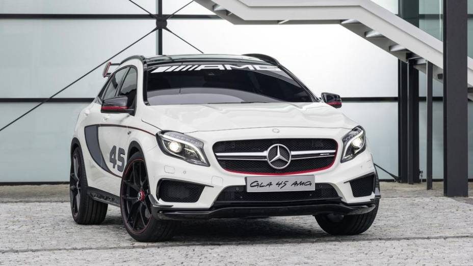 A Mercedes-Benz apresentou no Salão de Los Angeles o GLA 45 AMG concept | <a href="https://preprod.quatrorodas.abril.com.br/noticias/saloes/los-angeles-2013/mercedes-benz-revela-gla-45-amg-concept-760785.shtml" rel="migration">Leia mais</a>