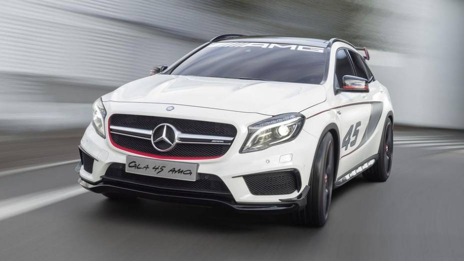 Trata-se da prévia de uma versão de produção do utilitário de performance | <a href="https://preprod.quatrorodas.abril.com.br/noticias/saloes/los-angeles-2013/mercedes-benz-revela-gla-45-amg-concept-760785.shtml" rel="migration">Leia mais</a>