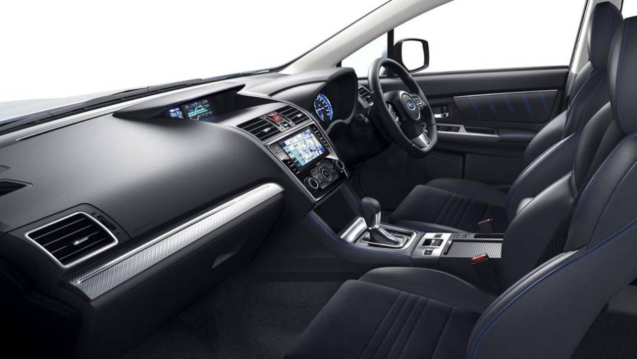 Na cabine, o LEVORG apresenta acabamento em black piano com detalhes met&aacute;licos, assim como duas telas de 3,5 polegadas | <a href="https://preprod.quatrorodas.abril.com.br/noticias/saloes/toquio-2013/subaru-apresenta-prototipo-levorg-760736.shtml" rel="migration">Leia mais</a>