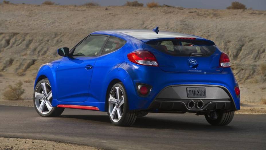 N&atilde;o h&aacute; modifica&ccedil;&otilde;es na motoriza&ccedil;&atilde;o, de modo que o bloco que equipa a vers&atilde;o &eacute; o 1.6 turbo de inje&ccedil;&atilde;o direta | <a href="https://preprod.quatrorodas.abril.com.br/noticias/saloes/los-angeles-2013/hyundai-mostra-veloster-r-spec-760833.shtml" rel="migration">Leia mais</a>