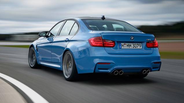 Trata-se da versão apimentada da Série 3 | <a href="https://preprod.quatrorodas.abril.com.br/noticias/saloes/detroit-2014/bmw-apresenta-novos-m3-m4-762958.shtml" rel="migration">Leia mais</a> Trata-se da versão apimentada da Série 3 | <a href="https://preprod.quatrorodas.abril.com.br/noticias/saloes/detroit-2014/bmw-apresenta-novos-m3-m4-762958.shtml" rel="migration">Leia mais</a>