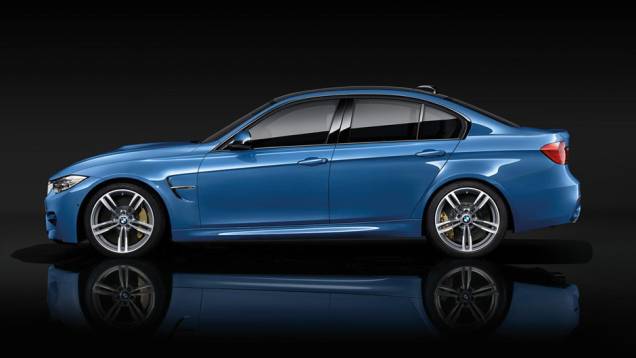 Levemente alargados, os para-lamas abrigam rodas de liga leve aro 18 desenhadas | <a href="https://preprod.quatrorodas.abril.com.br/noticias/saloes/detroit-2014/bmw-apresenta-novos-m3-m4-762958.shtml" rel="migration">Leia mais</a> Levemente alargados, os para-lamas abrigam rodas de liga leve aro 18 desenhadas | <a href="https://preprod.quatrorodas.abril.com.br/noticias/saloes/detroit-2014/bmw-apresenta-novos-m3-m4-762958.shtml" rel="migration">Leia mais</a>