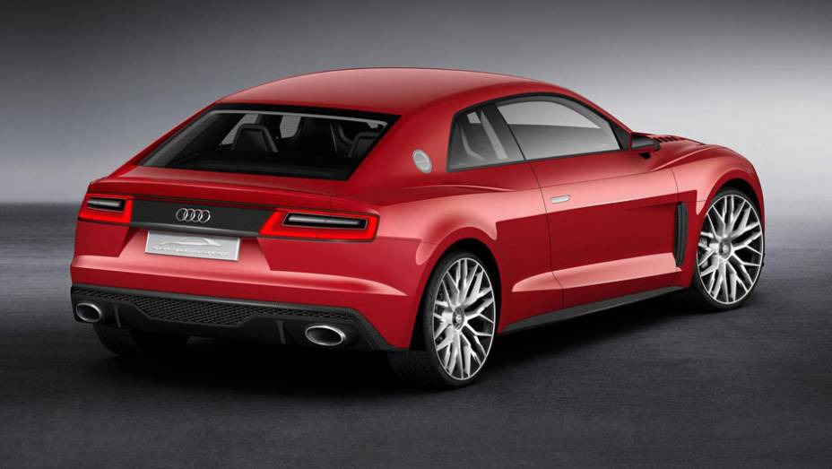 Assim como o Sport quattro concept original, o laserlight conta com motorização híbrida, mesclando bloco 4.0 V8 biturbo e motor elétrico | <a href="https://preprod.quatrorodas.abril.com.br/noticias/fabricantes/audi-revela-sport-quattro-laserlight-concept-764934.sh" rel="migration"></a> Assim como o Sport quattro concept original, o laserlight conta com motorização híbrida, mesclando bloco 4.0 V8 biturbo e motor elétrico | <a href="https://preprod.quatrorodas.abril.com.br/noticias/fabricantes/audi-revela-sport-quattro-laserlight-concept-764934.sh" rel="migration"></a>