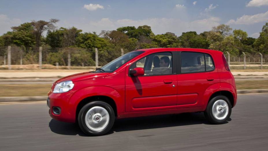 Em primeiro lugar está o Fiat Uno 1.4 - 8,7% | <a href="https://preprod.quatrorodas.abril.com.br/reportagens/servicos/tempo-dinheiro-765441.shtml" rel="migration">Leia mais</a> Em primeiro lugar está o Fiat Uno 1.4 - 8,7% | <a href="https://preprod.quatrorodas.abril.com.br/reportagens/servicos/tempo-dinheiro-765441.shtml" rel="migration">Leia mais</a>