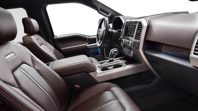 A chegada da nova Ford F-150 ao mercado norte-americano está programada para o fim de 2014 | <a href="https://preprod.quatrorodas.abril.com.br/noticias/saloes/detroit-2014/ford-exibe-nova-f-150-769415.shtml" rel="migration">Leia mais</a> A chegada da nova Ford F-150 ao mercado norte-americano está programada para o fim de 2014 | <a href="https://preprod.quatrorodas.abril.com.br/noticias/saloes/detroit-2014/ford-exibe-nova-f-150-769415.shtml" rel="migration">Leia mais</a>