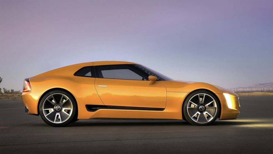 Motor entrega 315 cavalos de potência | <a href="https://preprod.quatrorodas.abril.com.br/noticias/saloes/detroit-2014/kia-mostra-gt4-stinger-concept-detroit-770439.shtml" rel="migration">Leia mais</a>