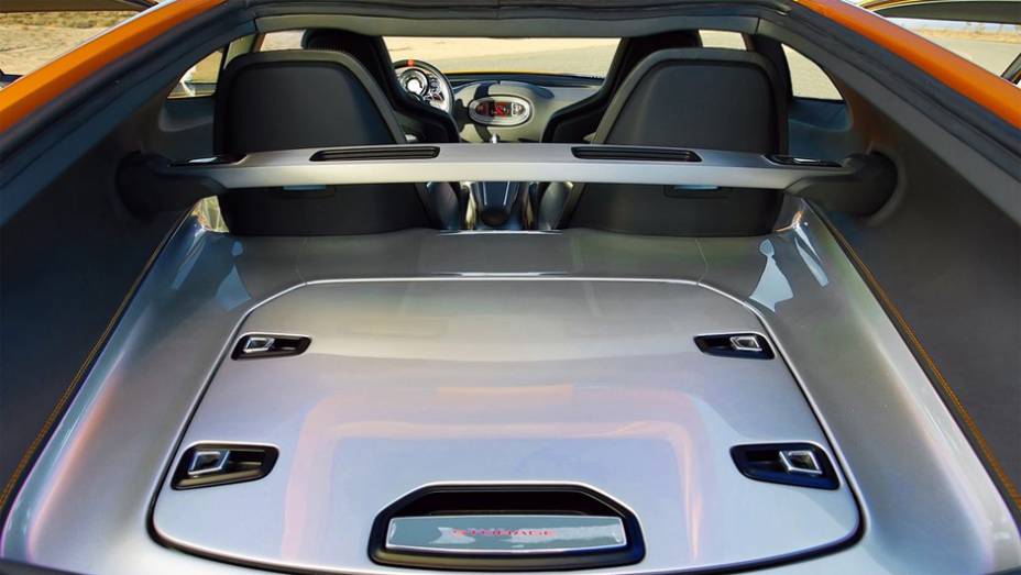 Detalhe do interior do KIA GT4 Stinger Concept | <a href="https://preprod.quatrorodas.abril.com.br/noticias/saloes/detroit-2014/kia-mostra-gt4-stinger-concept-detroit-770439.shtml" rel="migration">Leia mais</a>