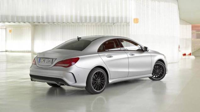A traseira é um dos melhores ângulos do sedã. Você concorda? | <a href="https://preprod.quatrorodas.abril.com.br/saloes/detroit/2013/mercedes-benz-cla-730475.shtml" rel="migration">Leia mais</a> A traseira é um dos melhores ângulos do sedã. Você concorda? | <a href="https://preprod.quatrorodas.abril.com.br/saloes/detroit/2013/mercedes-benz-cla-730475.shtml" rel="migration">Leia mais</a>