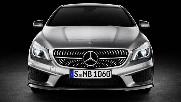Nos Estados Unidos, o CLA será oferecido com um motor 2.0 de 208 cv | <a href="https://preprod.quatrorodas.abril.com.br/saloes/detroit/2013/mercedes-benz-cla-730475.shtml" rel="migration">Leia mais</a> Nos Estados Unidos, o CLA será oferecido com um motor 2.0 de 208 cv | <a href="https://preprod.quatrorodas.abril.com.br/saloes/detroit/2013/mercedes-benz-cla-730475.shtml" rel="migration">Leia mais</a>