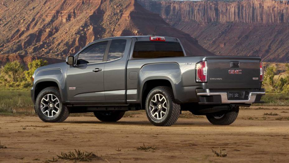 O modelo, que chegará ao mercado norte-americano no fim de 2014, recebeu a influência de outras picapes da General Motors, como a GMC Sierra e a Chevrolet Colorado <a href="https://preprod.quatrorodas.abril.com.br/noticias/saloes/detroit-2014/gmc-mostra-nova-canyo" rel="migration"></a>