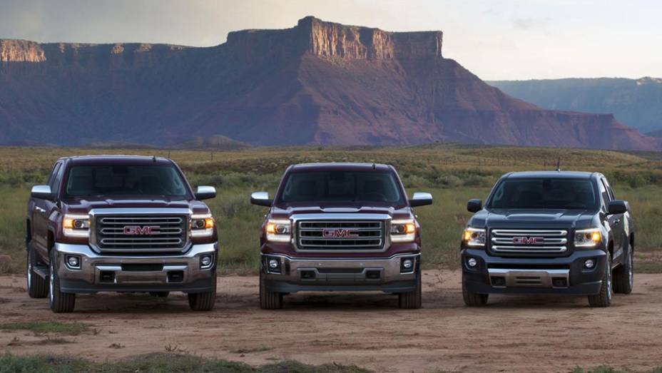 Sob o cap&ocirc;, tr&ecirc;s motores est&atilde;o dispon&iacute;veis: 2.5 de quatro cilindros, 3.6 V6 e, a partir do modelo 2016, 2.8 Duramax (a diesel) | <a href="https://preprod.quatrorodas.abril.com.br/noticias/saloes/detroit-2014/gmc-mostra-nova-canyon-detroit-769475.shtml" rel="migration"></a>