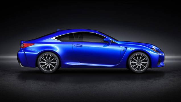 O bloco 5.0 V8 oferece mais de 450 cavalos de potência e 52,8 kgfm de torque | <a href="https://preprod.quatrorodas.abril.com.br/noticias/saloes/detroit-2014/lexus-expoe-rc-f-detroit-770421.shtml" rel="migration">Leia mais</a> O bloco 5.0 V8 oferece mais de 450 cavalos de potência e 52,8 kgfm de torque | <a href="https://preprod.quatrorodas.abril.com.br/noticias/saloes/detroit-2014/lexus-expoe-rc-f-detroit-770421.shtml" rel="migration">Leia mais</a>