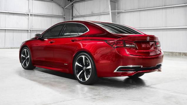 Trata-se da prévia da versão de produção do sedã, que será lançada no final deste ano, já como modelo 2015 | <a href="https://preprod.quatrorodas.abril.com.br/noticias/saloes/detroit-2014/acura-apresenta-tlx-prototype-770463.shtml" rel="migration">Leia mais</a> Trata-se da prévia da versão de produção do sedã, que será lançada no final deste ano, já como modelo 2015 | <a href="https://preprod.quatrorodas.abril.com.br/noticias/saloes/detroit-2014/acura-apresenta-tlx-prototype-770463.shtml" rel="migration">Leia mais</a>
