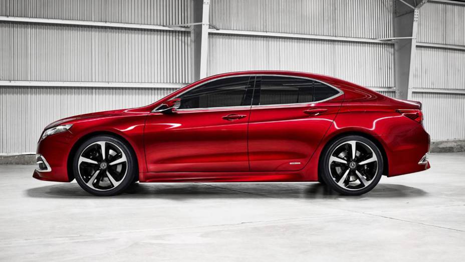 De acordo com a marca, o TLX Prototype mescla refinamento com o atleticismo de um esportivo | <a href="https://preprod.quatrorodas.abril.com.br/noticias/saloes/detroit-2014/acura-apresenta-tlx-prototype-770463.shtml" rel="migration">Leia mais</a>