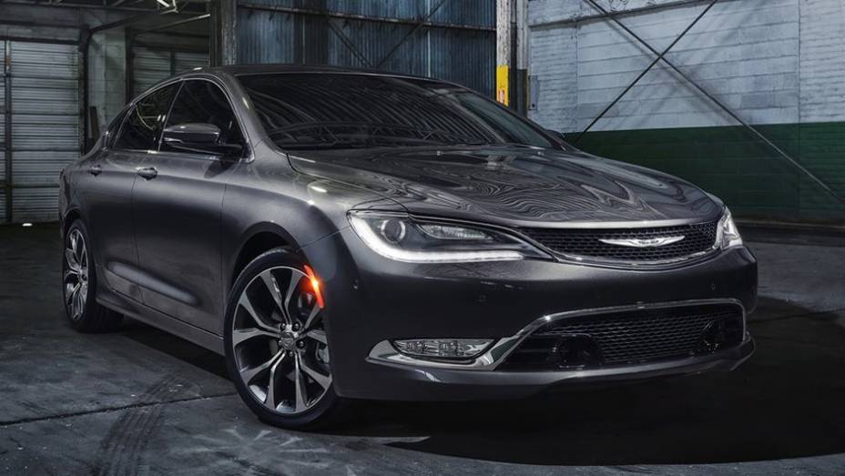 Novo Chrysler 200 faz sua estreia em Detroit | <a href="https://preprod.quatrorodas.abril.com.br/noticias/saloes/detroit-2014/novo-chrysler-200-faz-sua-estreia-detroit-768496.shtml" rel="migration">Leia mais</a>