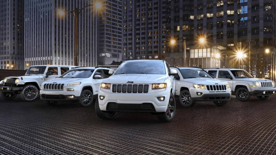 A Jeep anunciou nesta quarta-feira (22) o lançamento da edição especial Altitude para três de seus modelos: Cherokee, Grand Cherokee e Wrangler | <a href="https://preprod.quatrorodas.abril.com.br/noticias/fabricantes/jeep-lanca-edicao-especial-altitude-771178.shtm" rel="migration"></a>