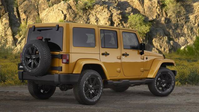 ...rodas de alumínio de 18 polegadas bancos revestidos em couro preto e revestimento na mesma tonalidade | <a href="https://preprod.quatrorodas.abril.com.br/noticias/fabricantes/jeep-lanca-edicao-especial-altitude-771178.shtml" rel="migration">Leia mais</a> ...rodas de alumínio de 18 polegadas bancos revestidos em couro preto e revestimento na mesma tonalidade | <a href="https://preprod.quatrorodas.abril.com.br/noticias/fabricantes/jeep-lanca-edicao-especial-altitude-771178.shtml" rel="migration">Leia mais</a>