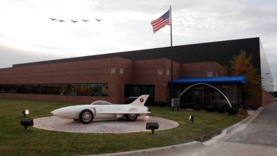 Localizado ao sul de Michigan, o GM Heritage Center reúne algumas das maiores raridades da história de 102 anos, e nós estivemos lá | <a href="https://preprod.quatrorodas.abril.com.br/reportagens/classicos/visitamos-gm-heritage-center-771490.shtml" rel="migration">Leia mais</a>