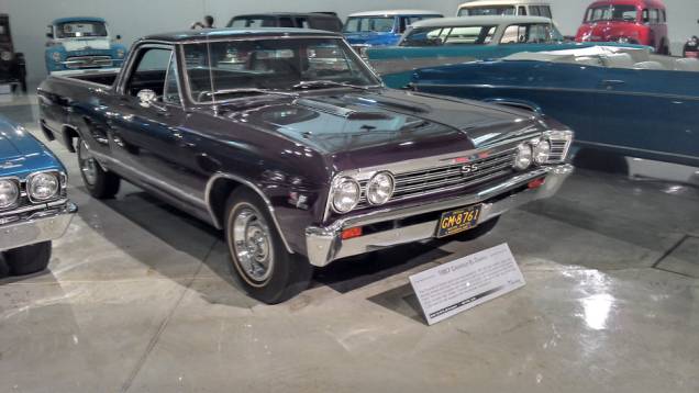 Baseada no Chevelle, a segunda geração da picape-cupê El Camino tinha opções com 350 cv e 376 cv | <a href="https://preprod.quatrorodas.abril.com.br/reportagens/classicos/visitamos-gm-heritage-center-771490.shtml" rel="migration">Leia mais</a> Baseada no Chevelle, a segunda geração da picape-cupê El Camino tinha opções com 350 cv e 376 cv | <a href="https://preprod.quatrorodas.abril.com.br/reportagens/classicos/visitamos-gm-heritage-center-771490.shtml" rel="migration">Leia mais</a>