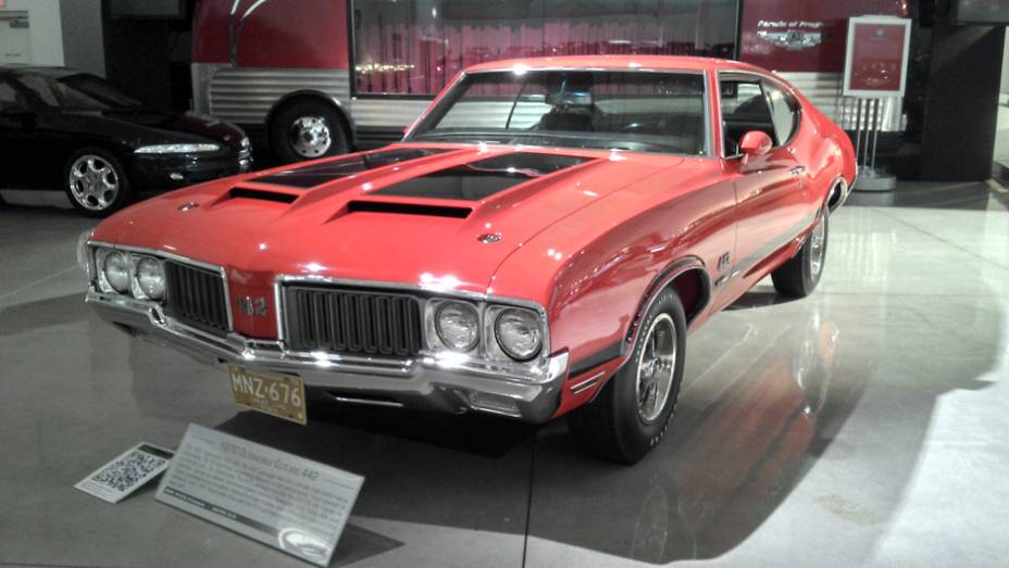 O Cutlass 442, de 1970, também representa a marca que deixou de existir em 2004 | <a href="https://preprod.quatrorodas.abril.com.br/reportagens/classicos/visitamos-gm-heritage-center-771490.shtml" rel="migration">Leia mais</a>