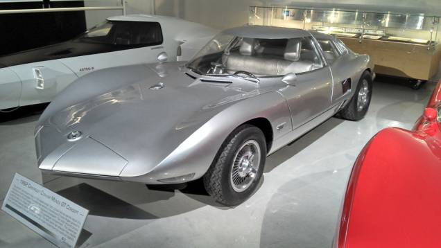 O exótico Corvair Monza GT Concept foi apresentado pela primeira vez no Salão de Nova York de 1963; como se nota, ele inspirou o design do Corvette lançado em 1968 | <a href="https://preprod.quatrorodas.abril.com.br/reportagens/classicos/visitamos-gm-heritage-cent" rel="migration"></a> O exótico Corvair Monza GT Concept foi apresentado pela primeira vez no Salão de Nova York de 1963; como se nota, ele inspirou o design do Corvette lançado em 1968 | <a href="https://preprod.quatrorodas.abril.com.br/reportagens/classicos/visitamos-gm-heritage-cent" rel="migration"></a>