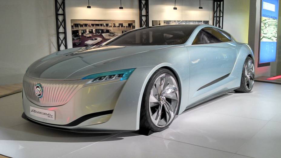 Grande atração do Salão de Xangai de 2013, o Buick Riviera Concept é um cupê híbrido do tipo plug-in que antecipa a identidade visual da marca para os próximos anos | <a href="https://preprod.quatrorodas.abril.com.br/reportagens/classicos/visitamos-gm-heritage-cen" rel="migration"></a>