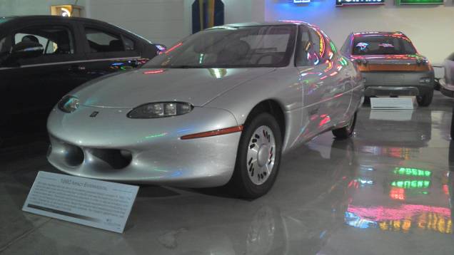 Este é o Impact 1990, que inspirou o GM EV1, o primeiro elétrico moderno produzido em série; a própria GM matou o veículo, supostamente com medo de não lucrar com peças de reposição | <a href="https://preprod.quatrorodas.abril.com.br/reportagens/classicos/visi" rel="migration"></a> Este é o Impact 1990, que inspirou o GM EV1, o primeiro elétrico moderno produzido em série; a própria GM matou o veículo, supostamente com medo de não lucrar com peças de reposição | <a href="https://preprod.quatrorodas.abril.com.br/reportagens/classicos/visi" rel="migration"></a>